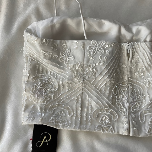 NWT Adrianna Papell Embellished‎ Crop Ivory TOP ONLY [SZ 8 ] - Picture 8 of 10